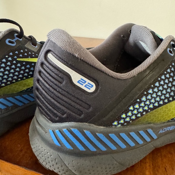 Brooks Adrenaline GTS 22 Black and Blue Running Shoes - Picture 8 of 13